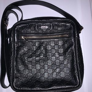 Gucci Signature Leather Messenger Crossbody Bag